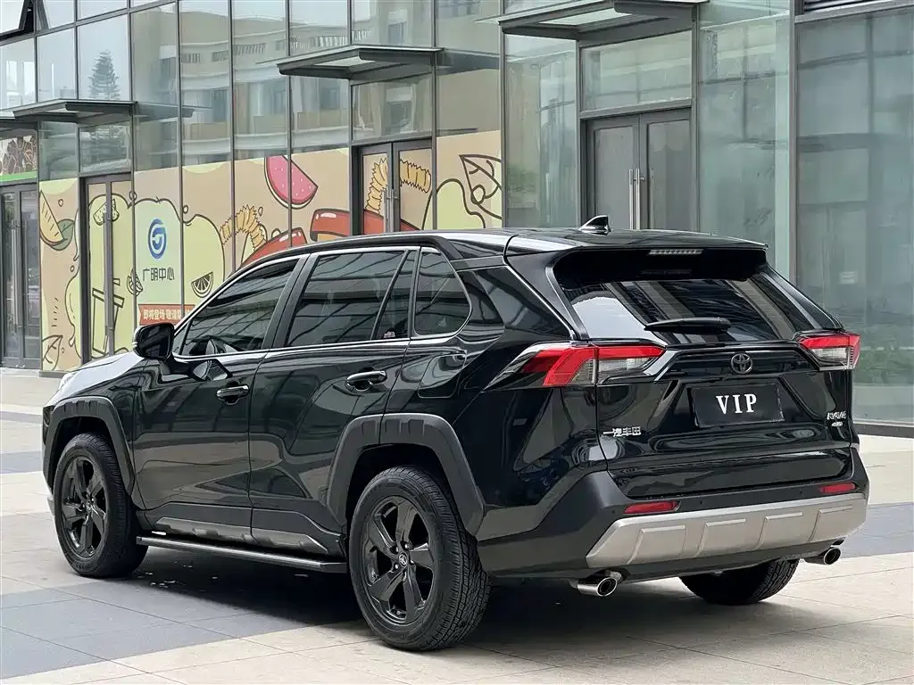 Toyota RAV4 2023 из CN, фото 8