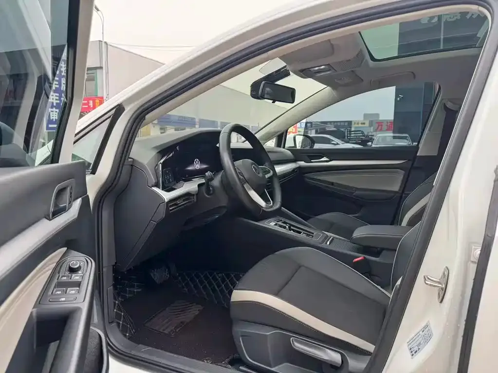 Volkswagen Golf 2022 из CN, фото 7