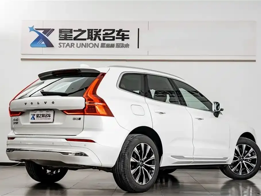 Volvo XC60 — фото 5