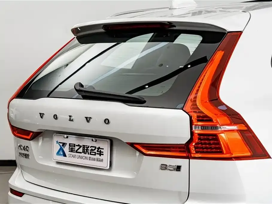 Volvo XC60 — фото 7