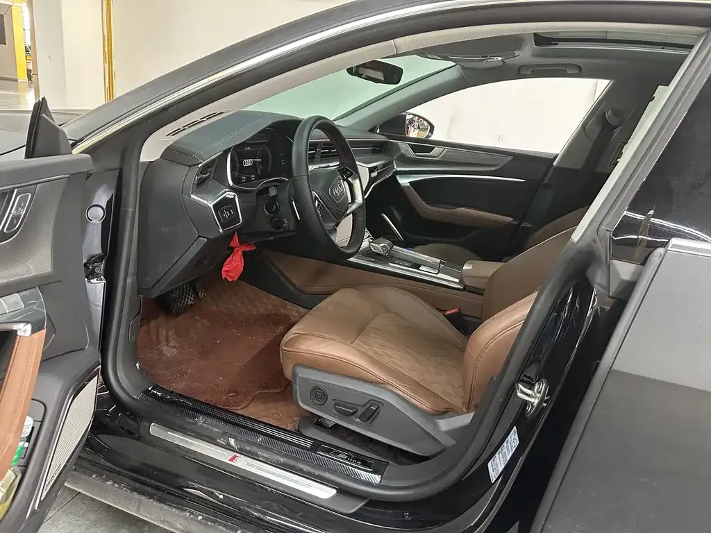 Audi A7L 2024 из CN, фото 7