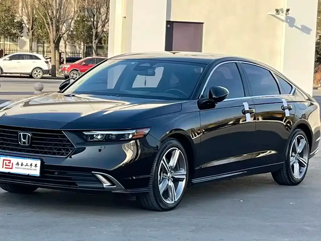 Honda Accord — фото 1