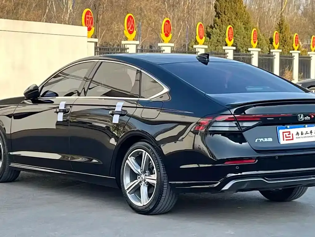 Honda Accord — фото 7