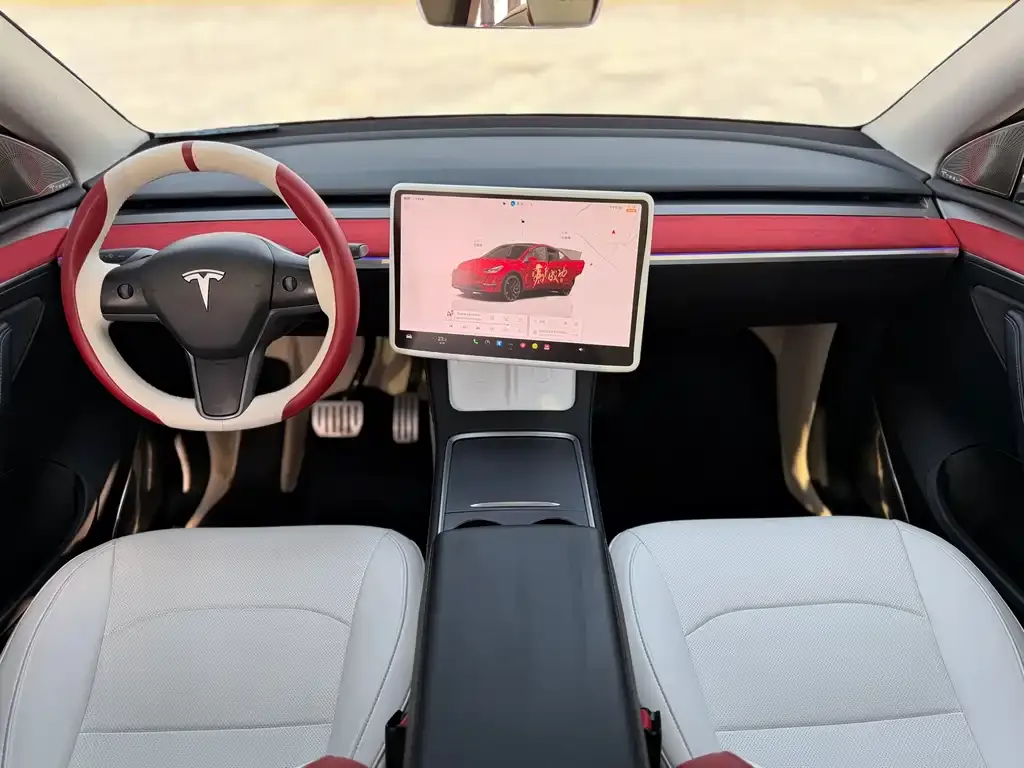Tesla Model Y — фото 3