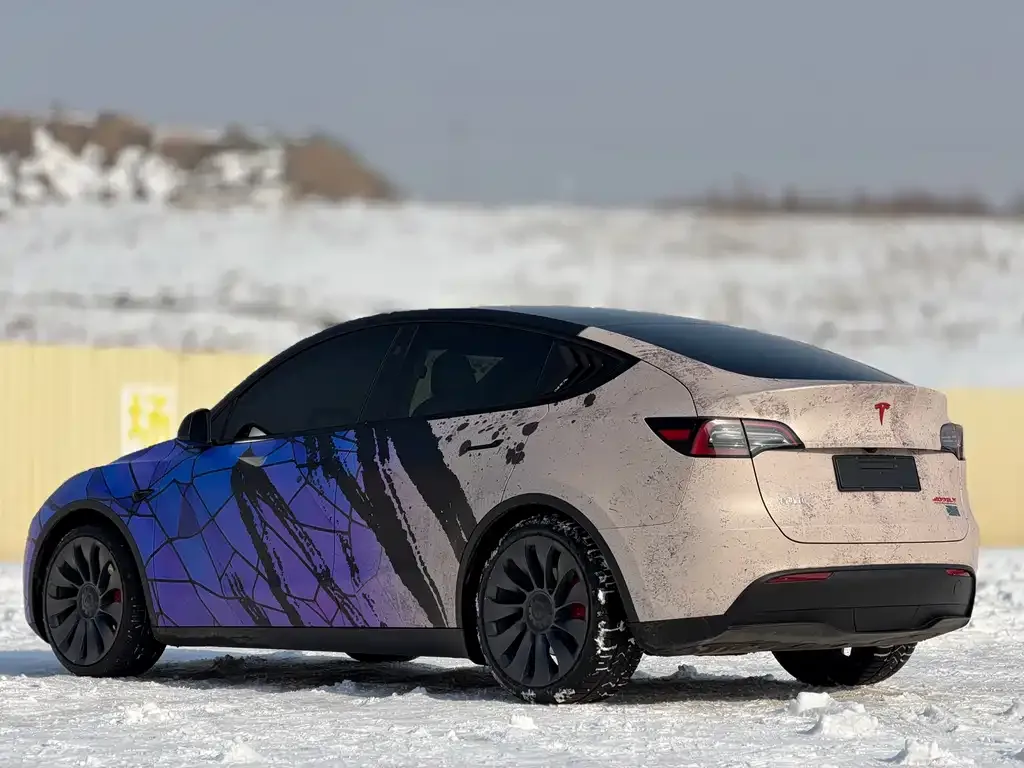 Tesla Model Y — фото 8