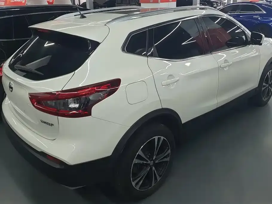Nissan Qashqai — фото 6