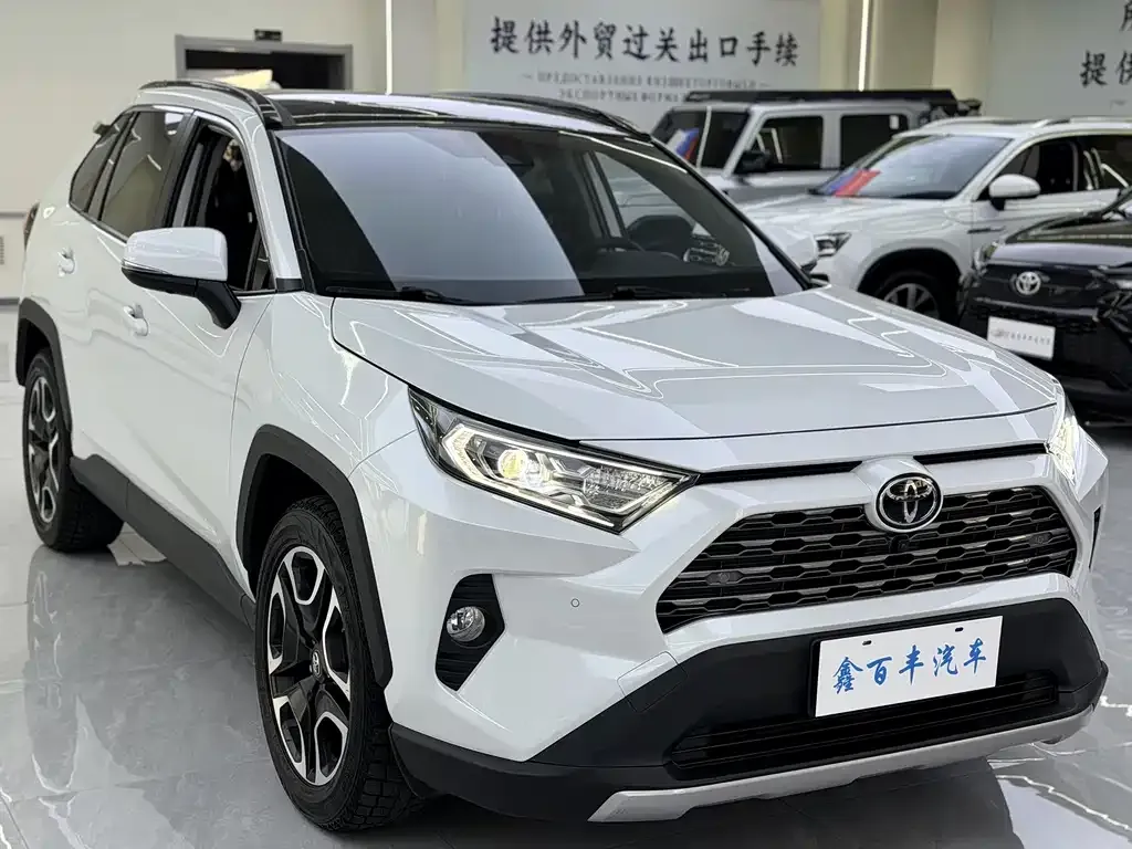 Toyota RAV4 2023 из CN, фото 6