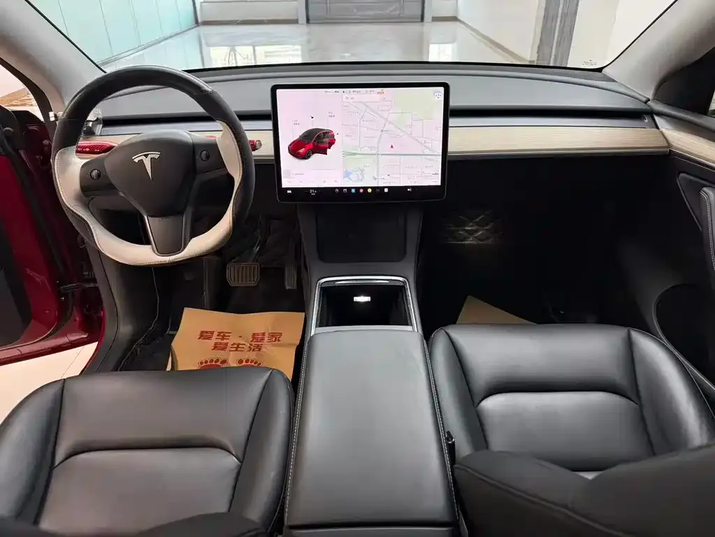 Tesla Model Y — фото 3