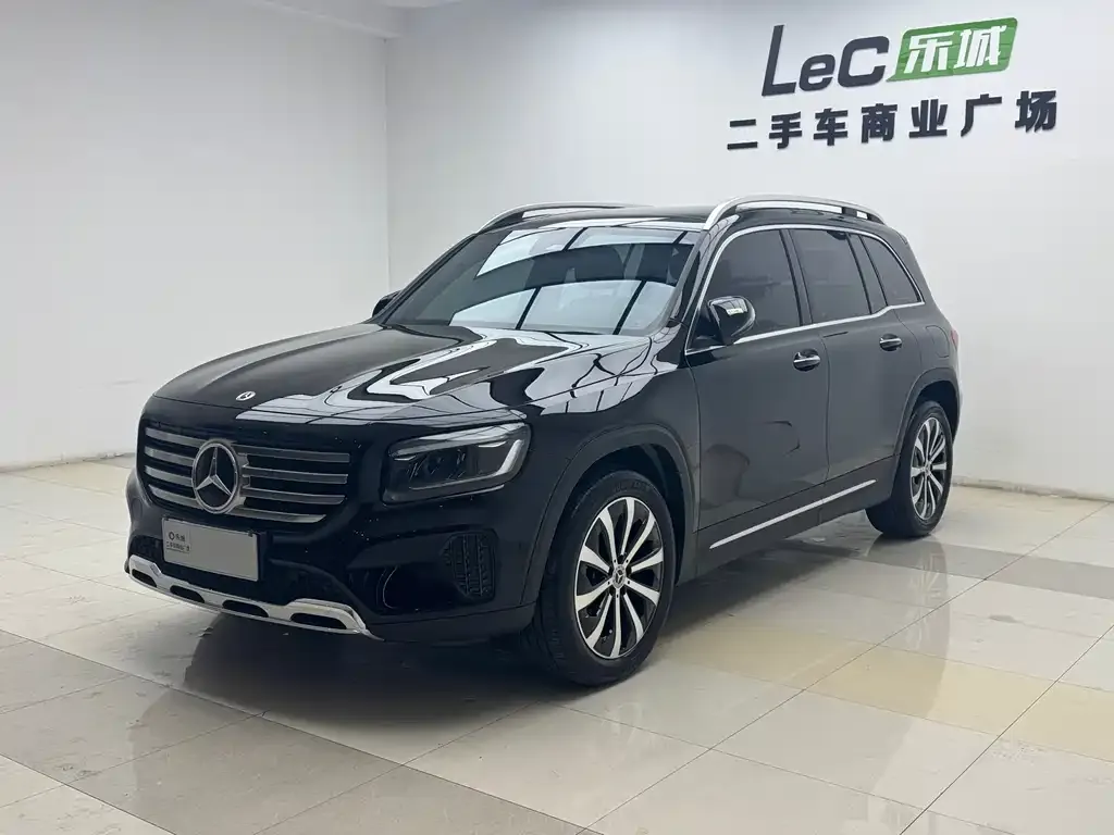 Mercedes-Benz GLB — фото 1