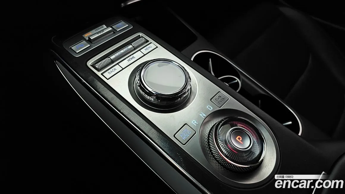 Genesis GV70 — фото 2