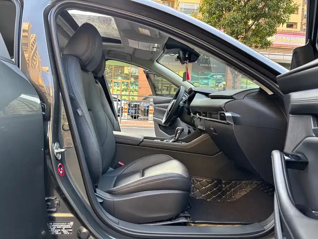 Mazda 3 Axela 2024 из CN, фото 4