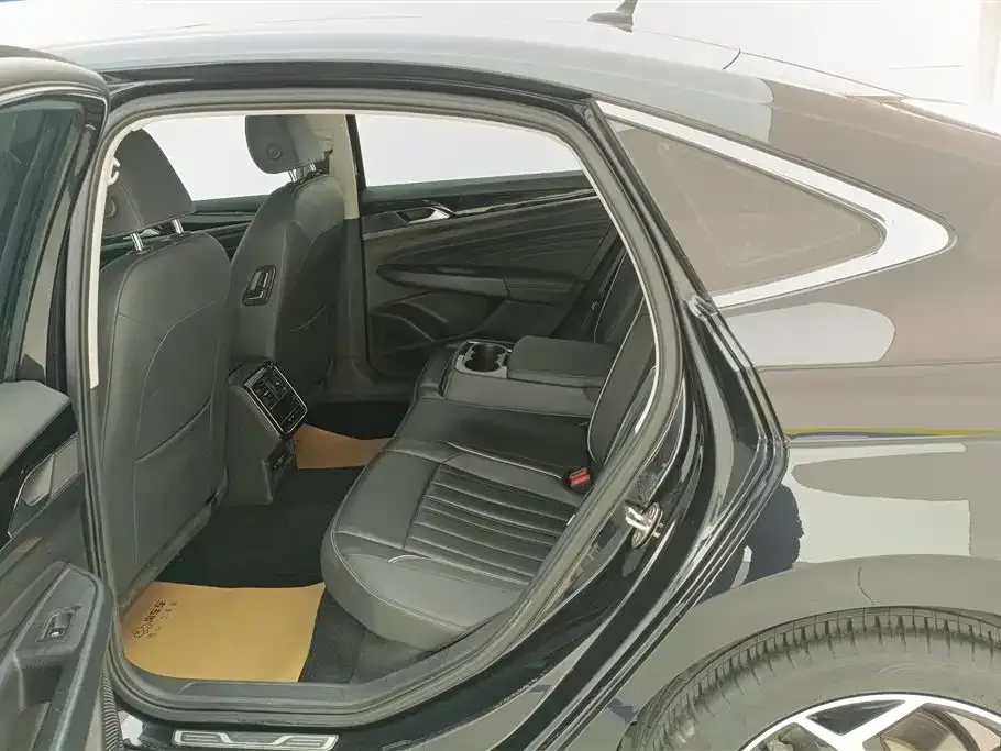 Volkswagen Passat — фото 9