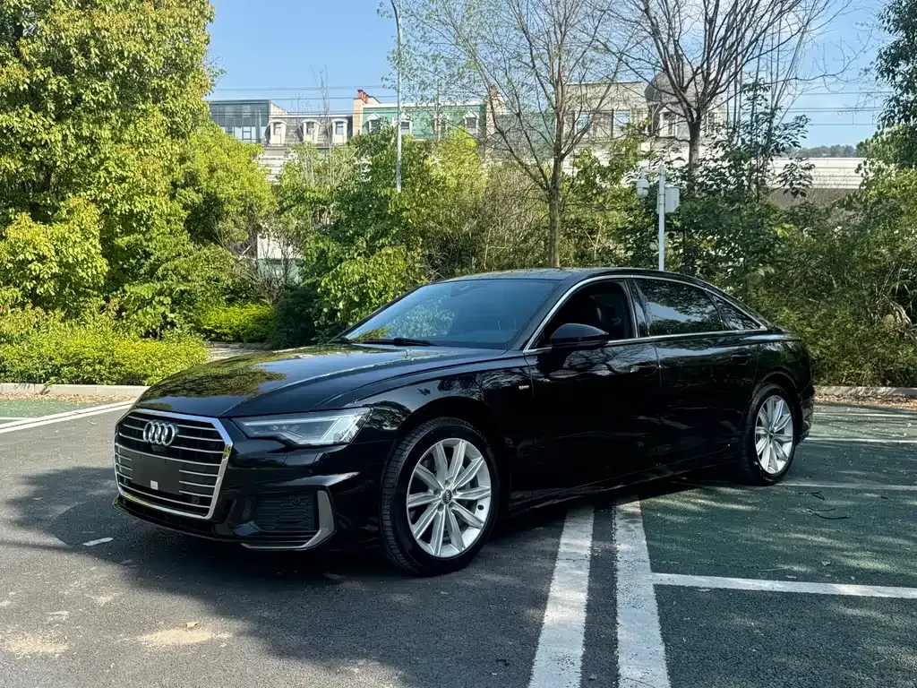 Audi A6L — фото 1