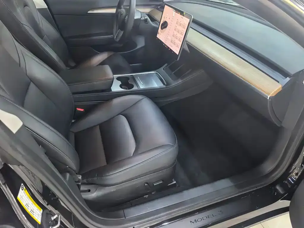 Tesla Model 3 — фото 2