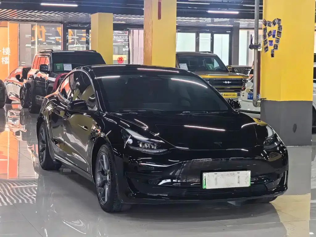 Tesla Model 3 — фото 6