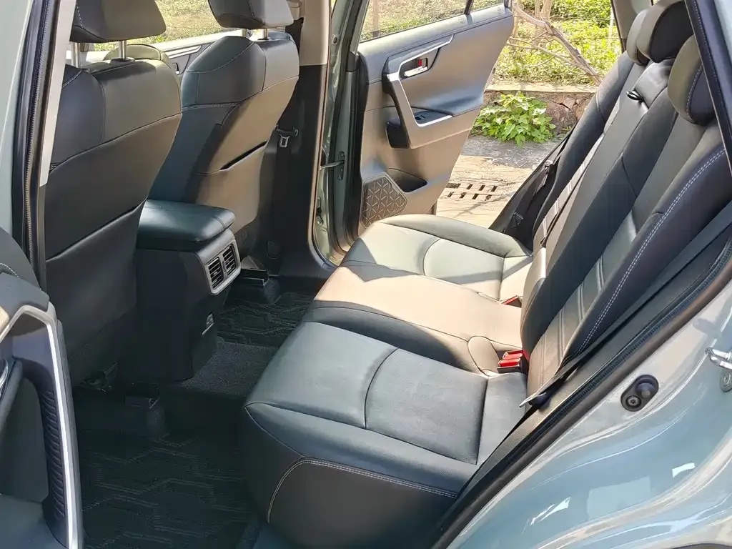 Toyota RAV4 2021 из CN, фото 6