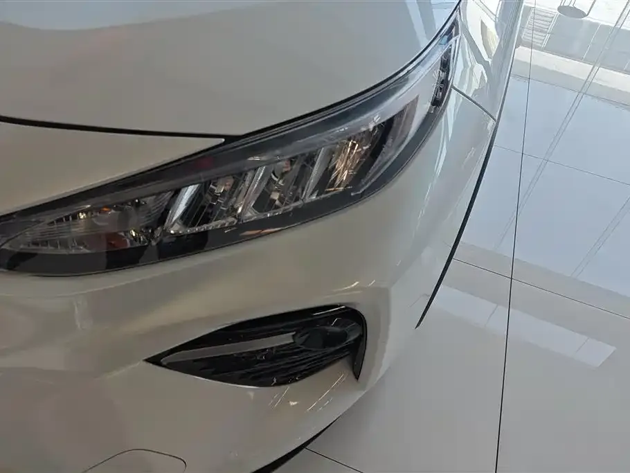 Toyota Wildlander 2023 из CN, фото 3
