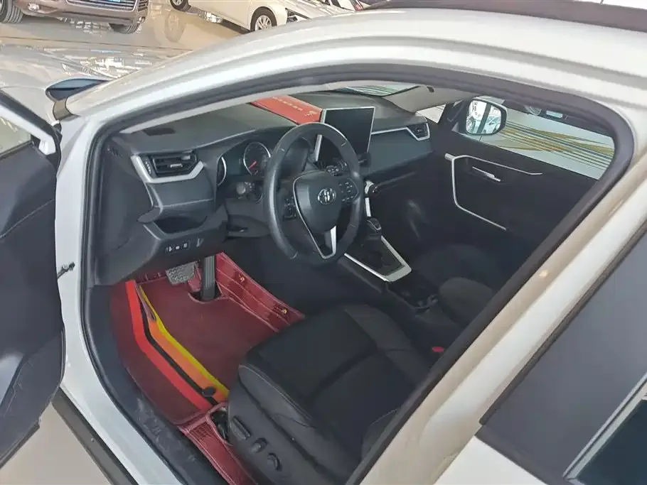 Toyota Wildlander 2023 из CN, фото 2