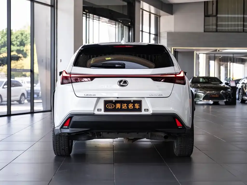 Lexus UX — фото 5