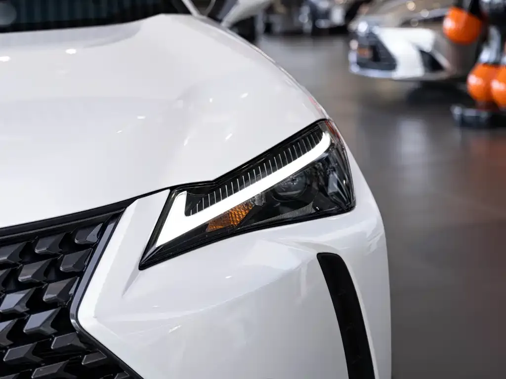 Lexus UX — фото 2
