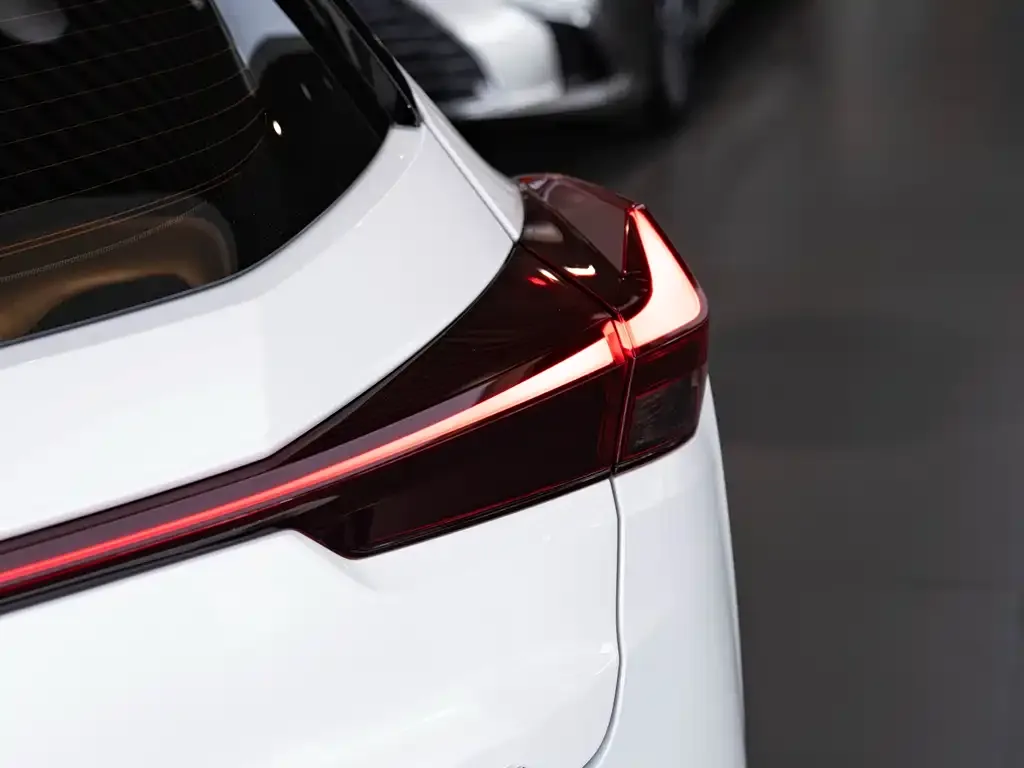 Lexus UX — фото 4