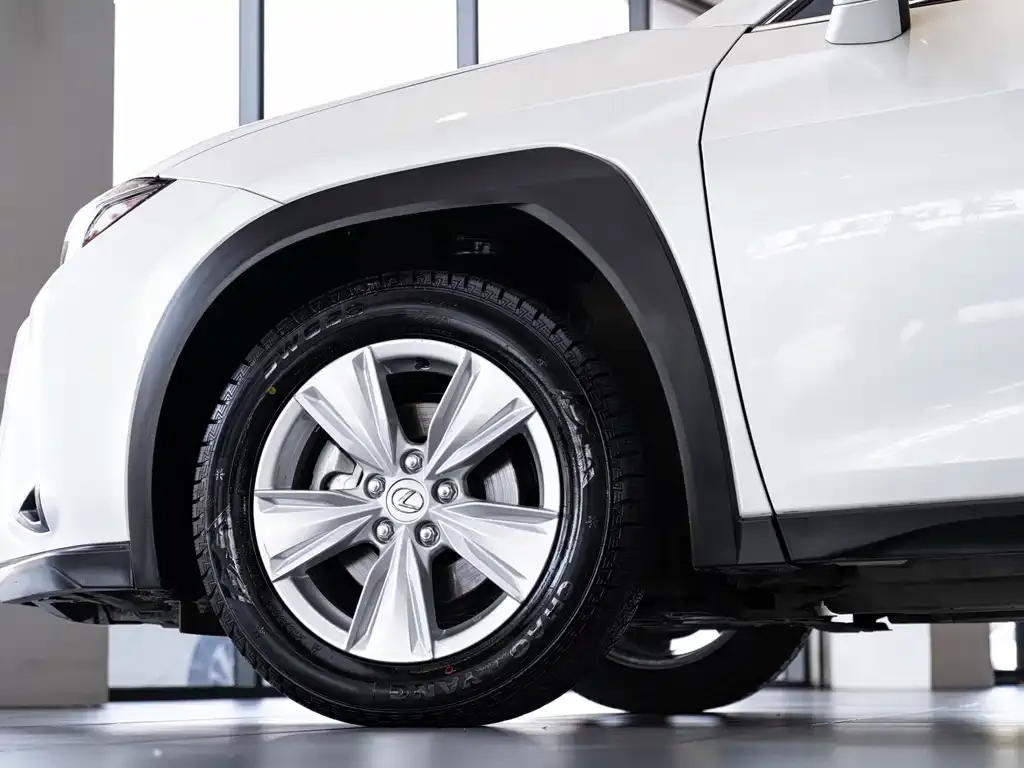 Lexus UX — фото 10