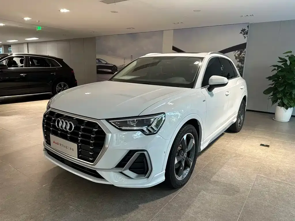 Audi Q3 — фото 1