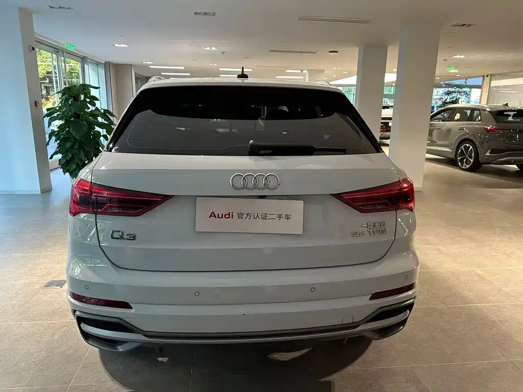 Audi Q3 — фото 9