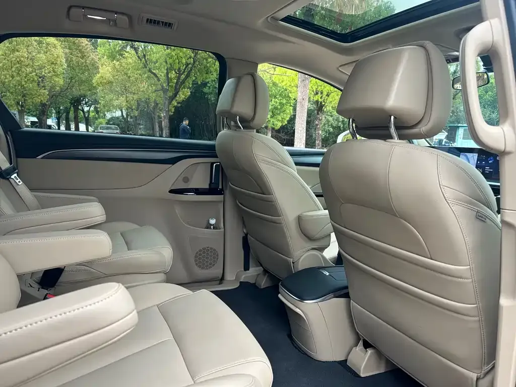 Buick GL8 Hybrid — фото 2