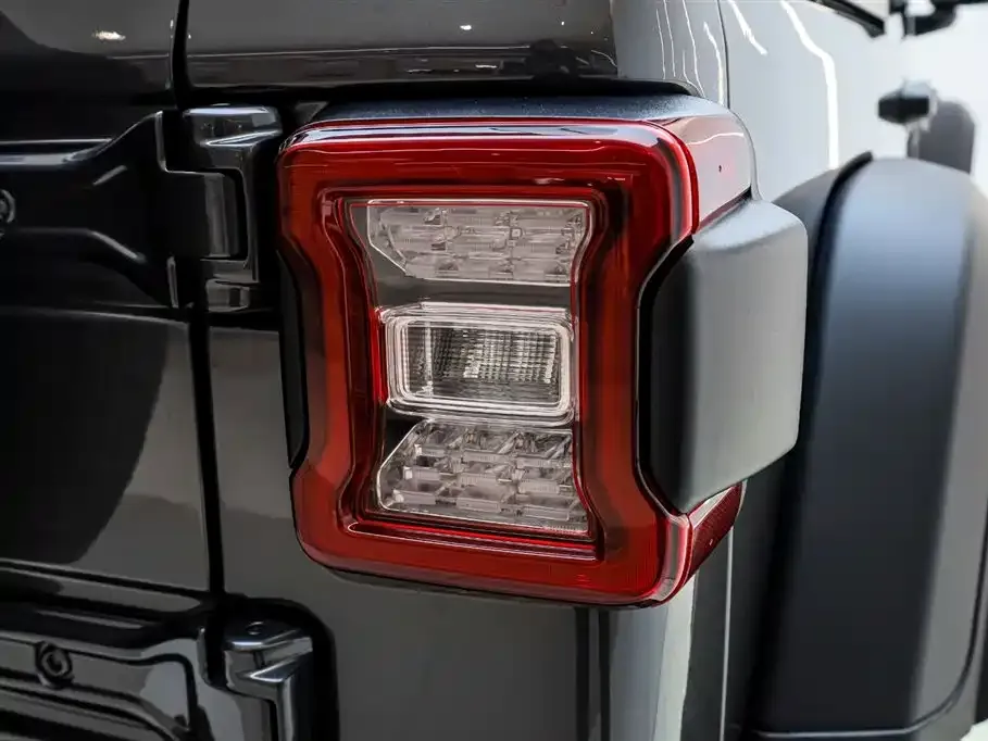 Jeep Wrangler 2024 из CN, фото 2