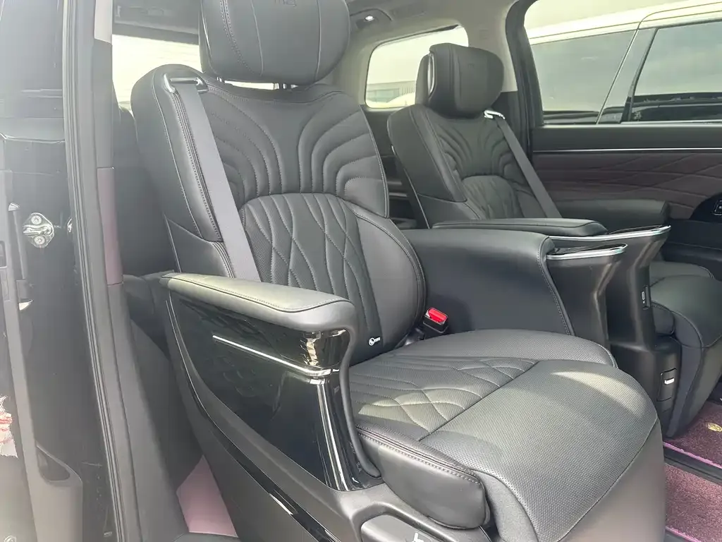 GAC Motor Trumpchi M8 — фото 9