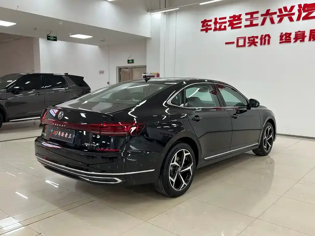 Volkswagen Passat — фото 6