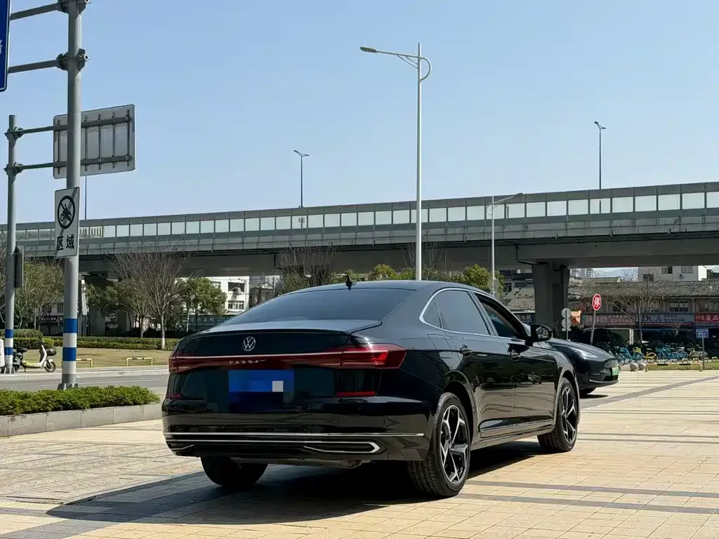 Volkswagen Passat — фото 4