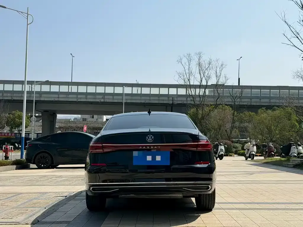 Volkswagen Passat — фото 6