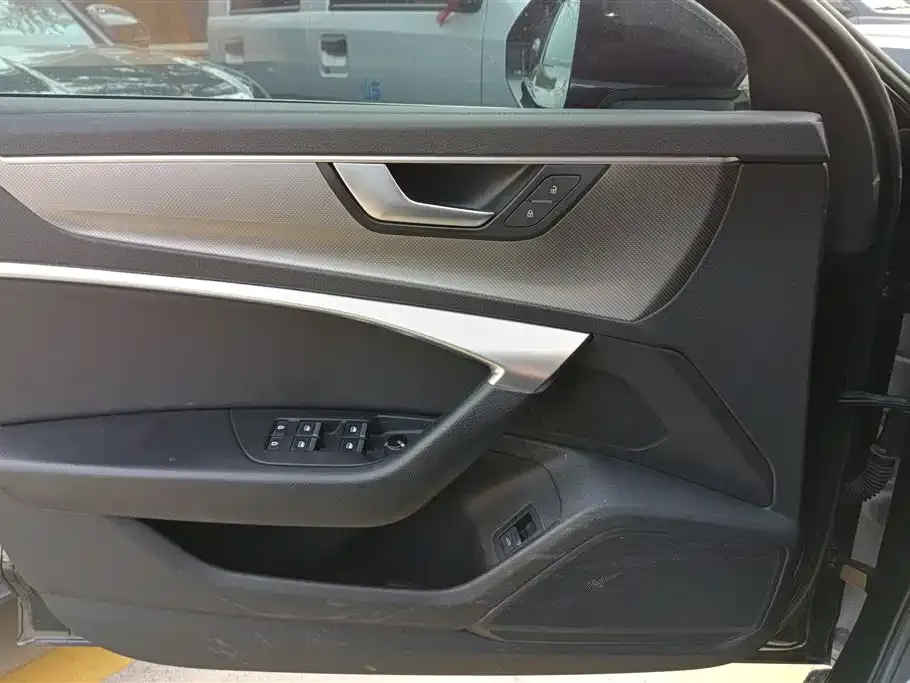 Audi A6L 2021 из CN, фото 3