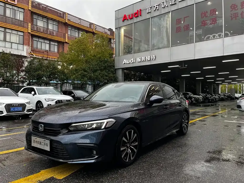 Honda Civic — фото 1