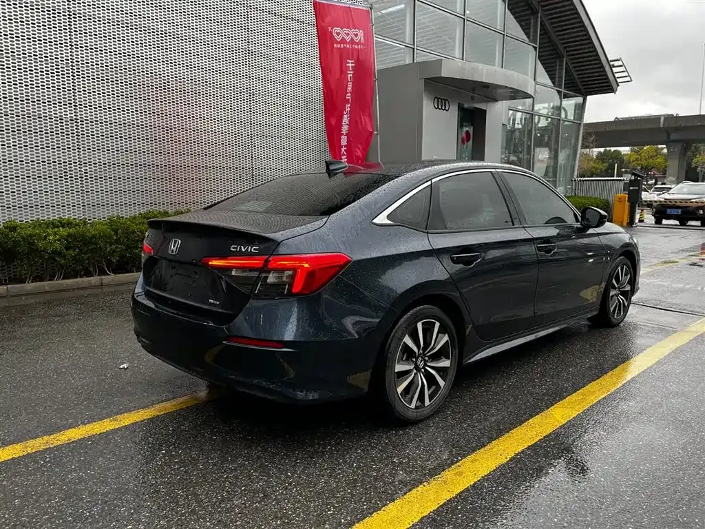 Honda Civic — фото 10