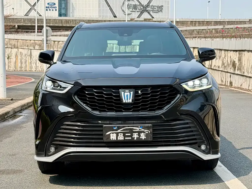 Toyota Crown Kluger 2024 из CN, фото 2