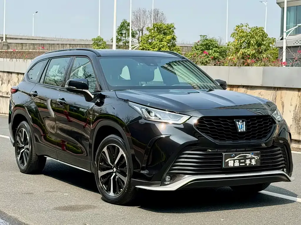 Toyota Crown Kluger 2024 из CN, фото 3