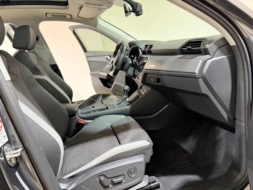 Audi Q3 2023 из CN, фото 7