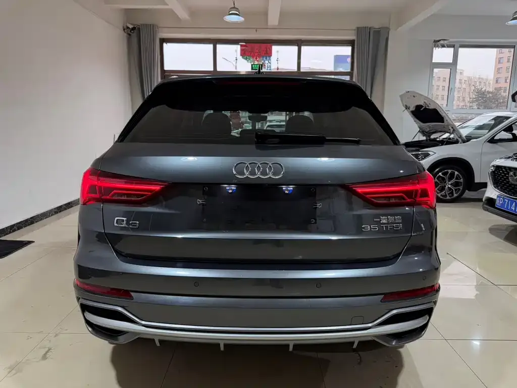 Audi Q3 2023 из CN, фото 4