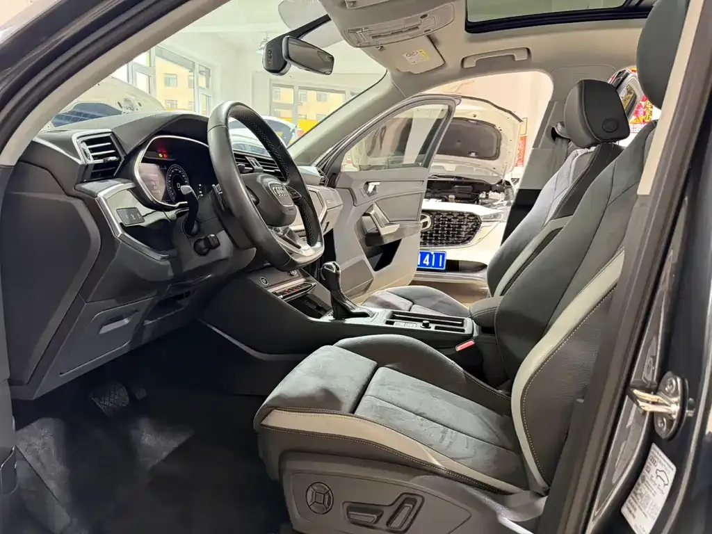 Audi Q3 2023 из CN, фото 5