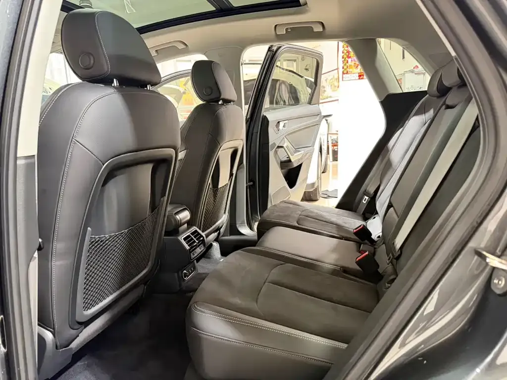 Audi Q3 2023 из CN, фото 2