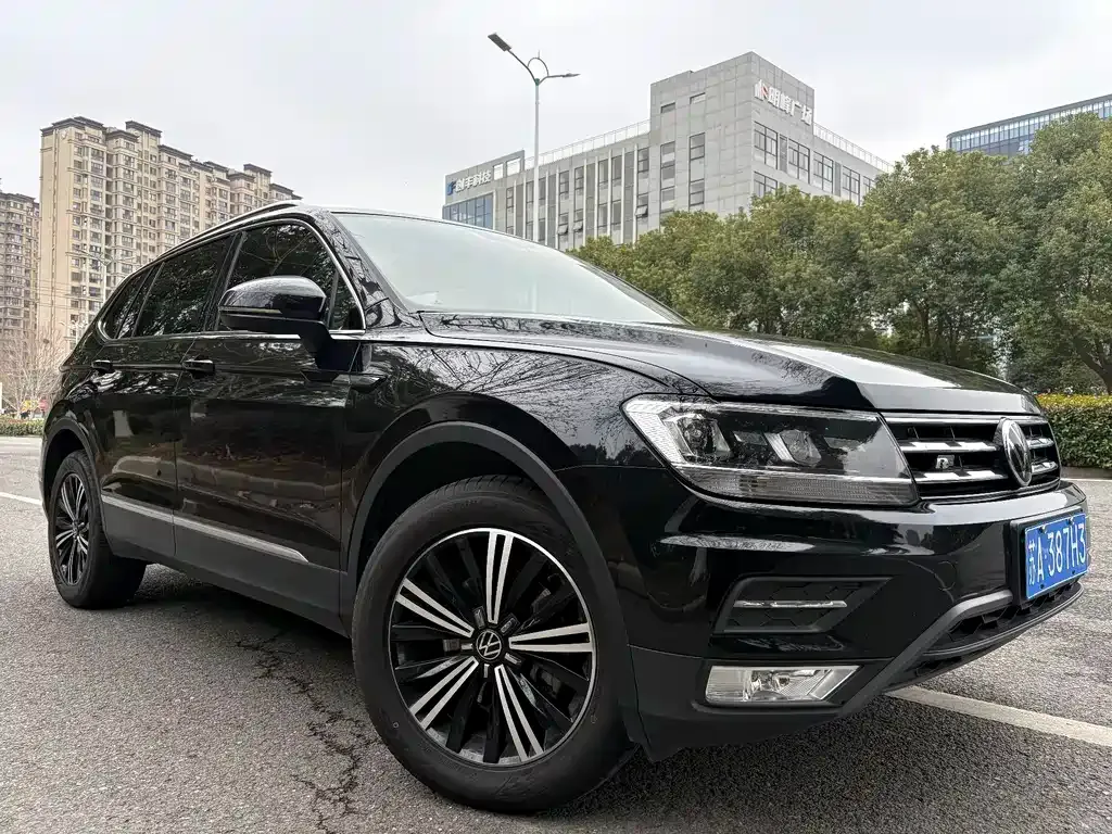 Volkswagen Tiguan L 2021 из CN, фото 3
