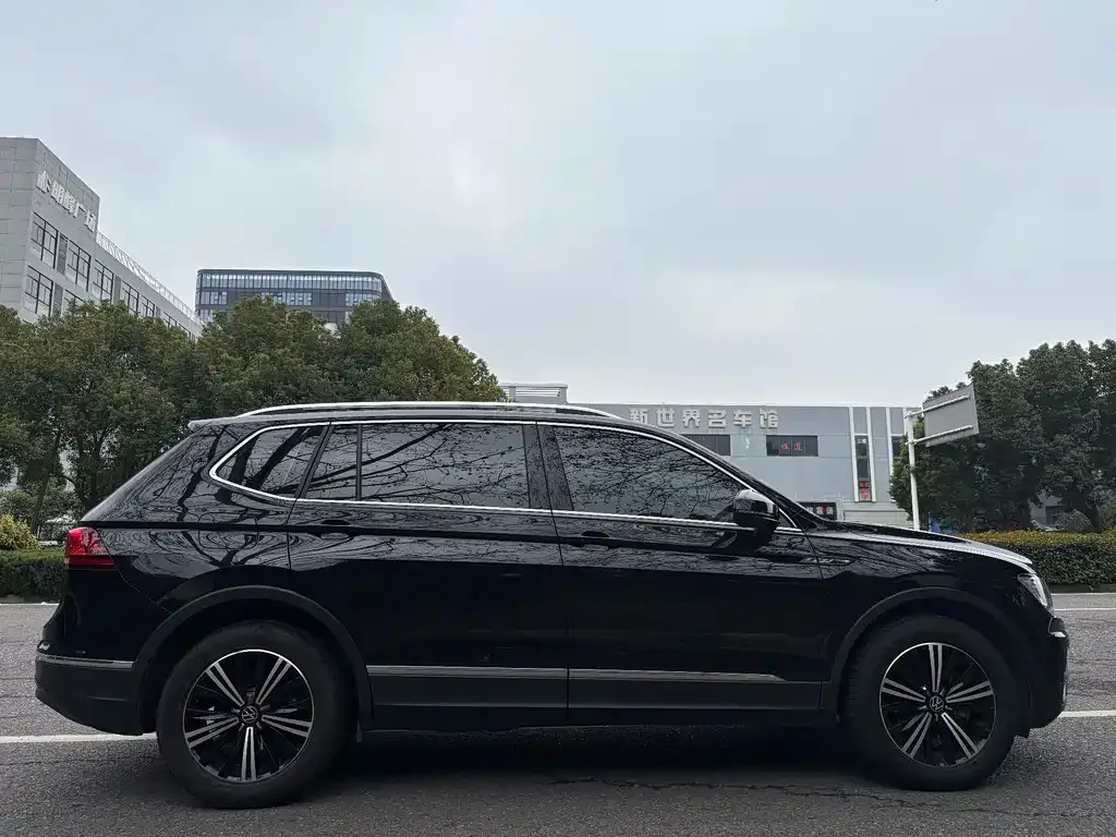 Volkswagen Tiguan L 2021 из CN, фото 2