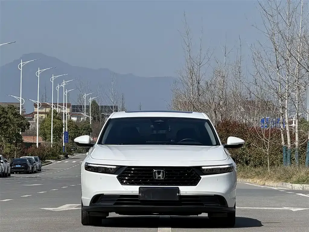Honda Accord — фото 9