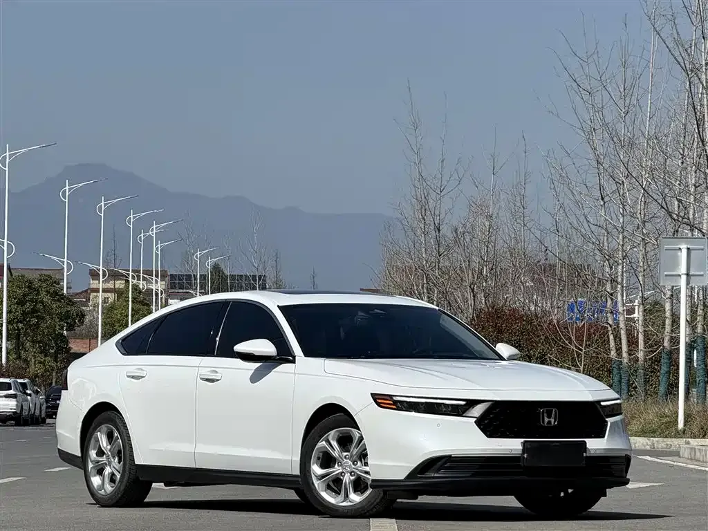Honda Accord — фото 6