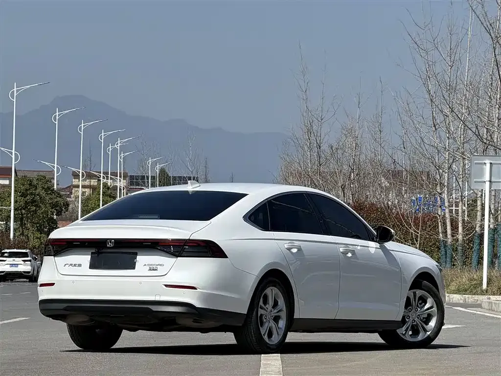 Honda Accord — фото 2