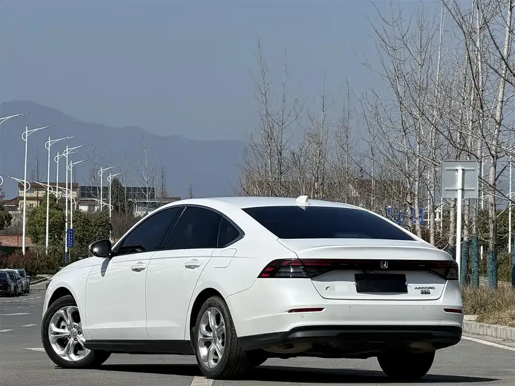 Honda Accord — фото 5