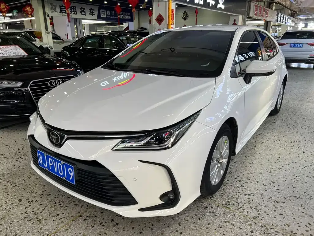 Toyota Corolla 2022 из CN, фото 1